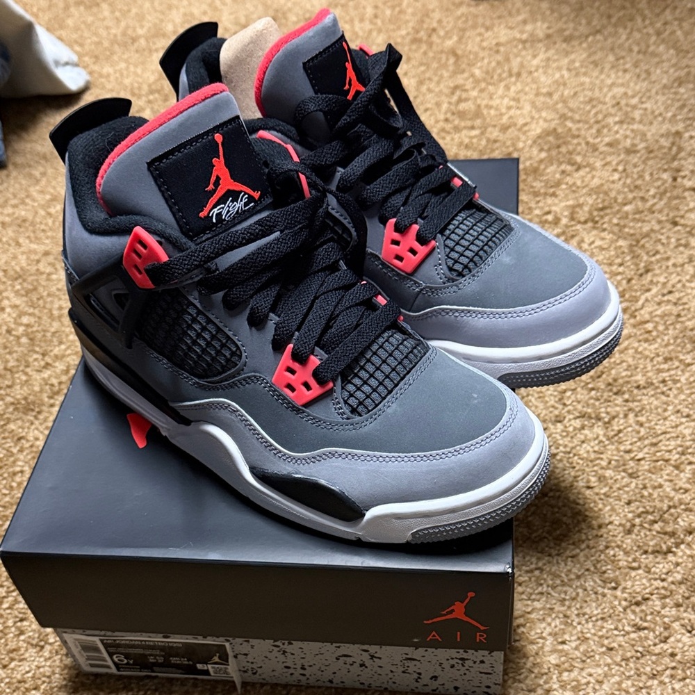 New Air Jordan 4 Retro